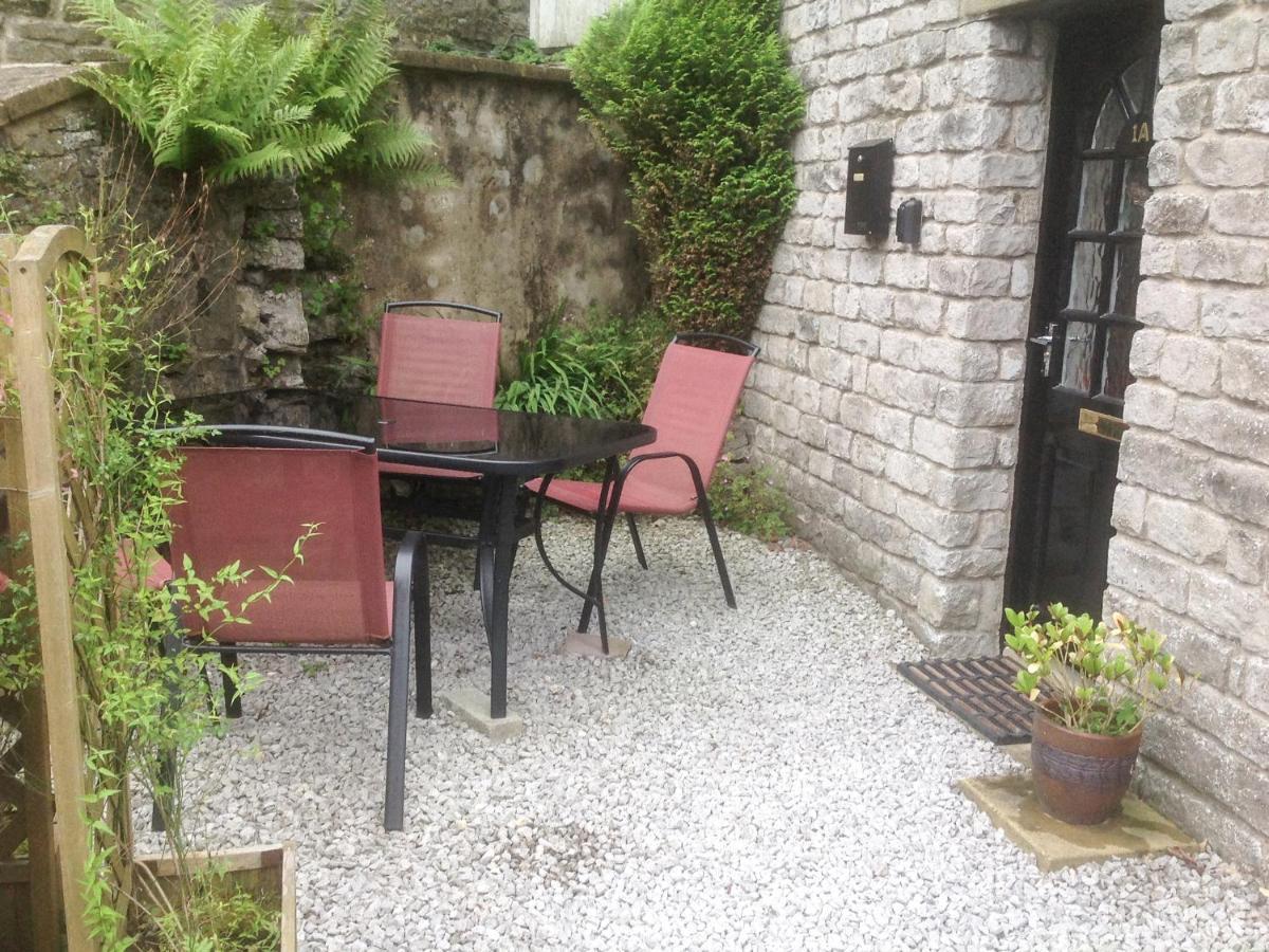 1A Market Square Tideswell Exterior photo