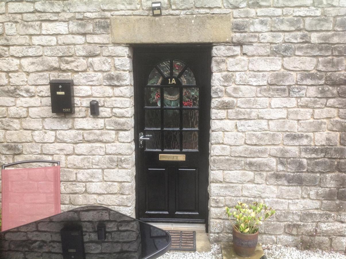 1A Market Square Tideswell Exterior photo