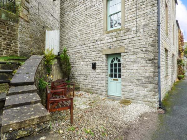 1A Market Square Tideswell Exterior photo